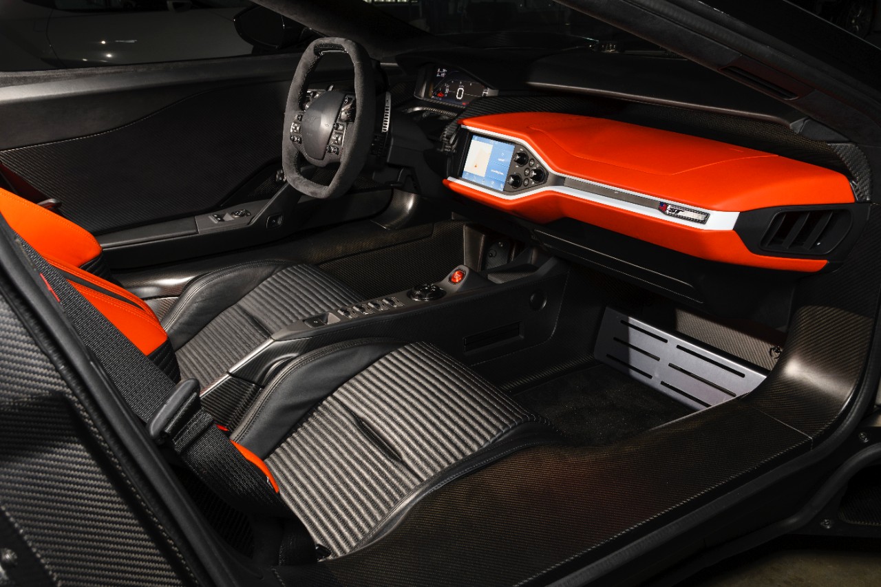 FordGT interior red1280