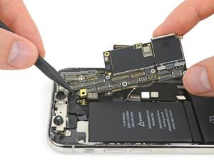 iPhone X im Teardown bei iFixit