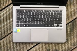 Die Tastatur des ASUS ZenBook UX3410U überzeugt mit gutem Druckpunkt und Hub