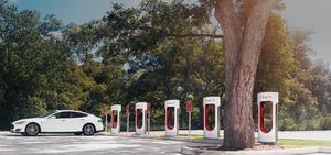 Wer nach dem 1. Januar 2017 einen Tesla bestellt, kann die Supercharger nicht mehr im vollen Umfang kostenlos nutzen - Parkgebühren müssen hingegen alle zahlen