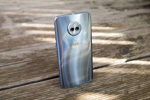 Dank gläserner Rückseite ist das Moto X4 das derzeit wohl schönste Motorola-Smartphone
