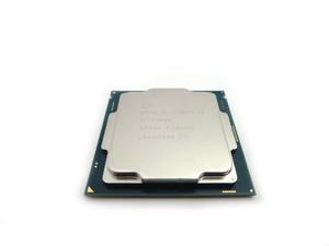Der Intel Core i7-7700K mit neuem Heatspreader in der Nahaufnahme