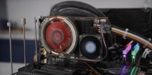Grafikkarten-Prototyp mit Vega-16-GPU (Quelle: LTT)