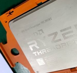 AMD Ryzen Threadripper PRO 3995WX (Quelle: Chiphell)