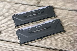 Gleich 27 unterschiedliche Vengeance-RGB-Pro-Kits bietet Corsair zum Start an, im Test die Version DDR4-3600 mit schwarzem Heatspreader