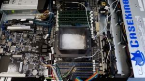 Zwei AMD EPYC 7601 mittels Trockeneis gekühlt