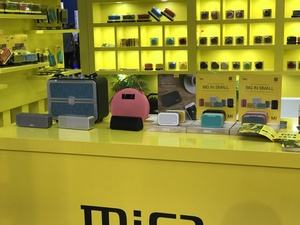 Auf einer asiatischen Technikmesse darf Smartphone-Zubehör nicht fehlen - Bluetooth-Lautsprecher gab es in allen Formen und Farben zu sehen
