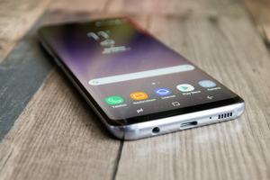 Das Samsung Galaxy S8 ist schnell, gut ausgestattet und bietet klar überdurchschnittliche Laufzeiten - die Anzahl der Mängel egalisiert das aber nicht