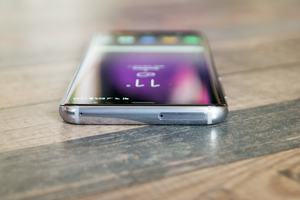 Die Dual-SIM-Version des Galaxy S8 bietet Samsung in Europa nicht an, immerhin gibt es aber ein schnelles LTE-Modem