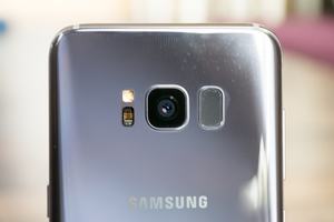 Auf der Rückseite des Galaxy S8 setzt Samsung auf die gleiche Kamera-Eckdaten wie beim Galaxy S7