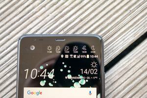 Das HTC U Ultra soll mit zweitem Display und KI punkten